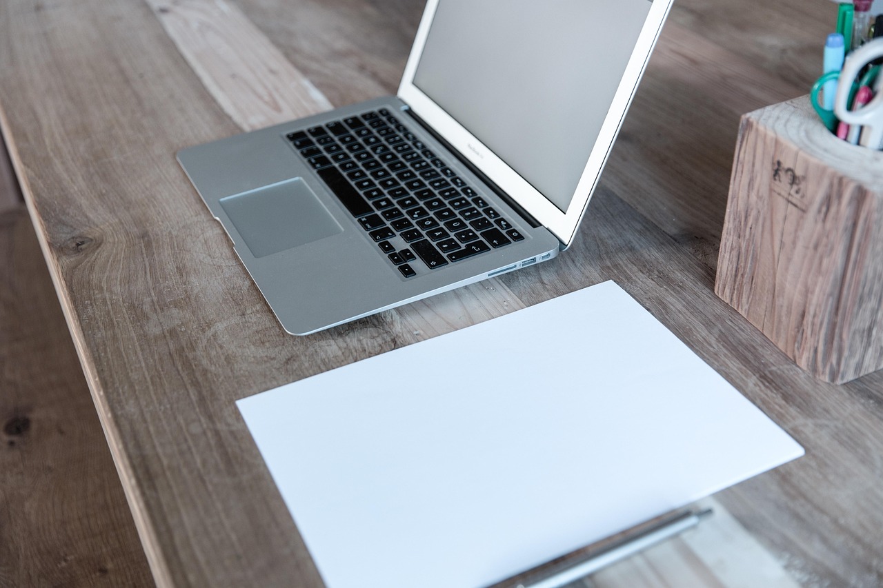 Home office, laptop, notebook — Quick Access to Funds Without the Hassle of Traditional Banking Procedures